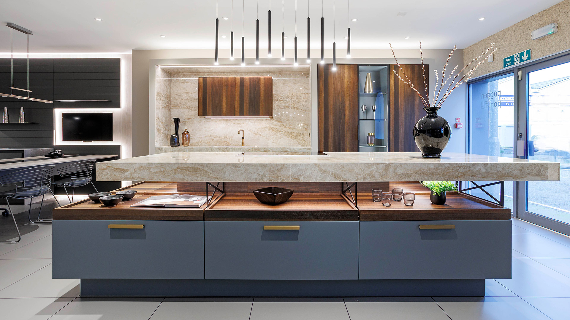 Luxury Modern Kitchen Design Light Marble Worktop with Decorative Vase placed on top